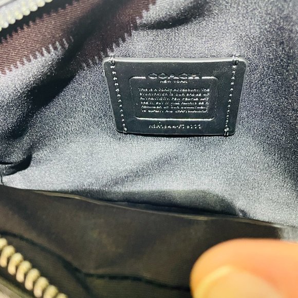 BNWT - COACH TERRAIN POUCH IN BLACK W/REFLECTIVE DETAILS (F79777) - Picture 13 of 15